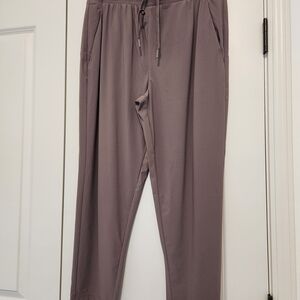 Kirkland Signature Men's Joggers in Taupe